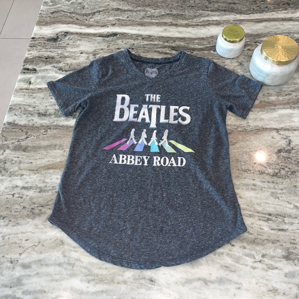 🔥The Beatles abbey road tshirt size xs